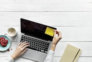 laptop-3253347_1280 - Świat notebooków Teksańscy inżynierowie podczas procesu tworzenia chcieli stworzyć model dla zapracowanych, profesjonalnych specjalistów
